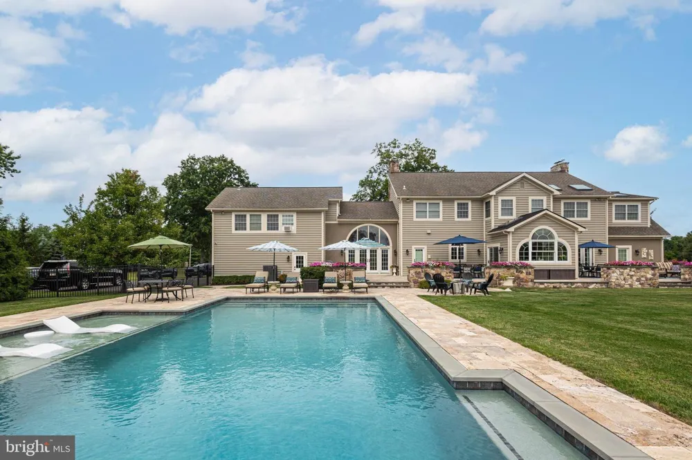 1349 WRIGHTSTOWN ROAD Newtown, PA 18940