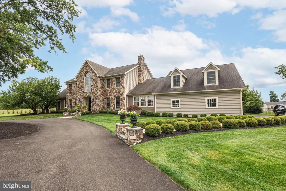 1349 WRIGHTSTOWN ROAD Newtown, PA 18940