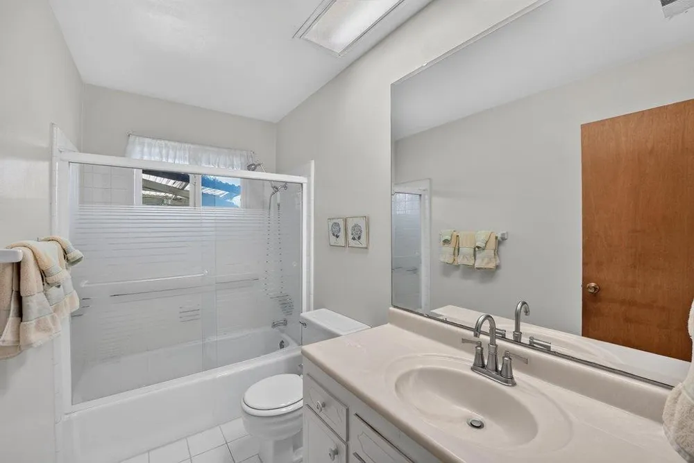 25 Brook Court Watsonville, CA 95076
