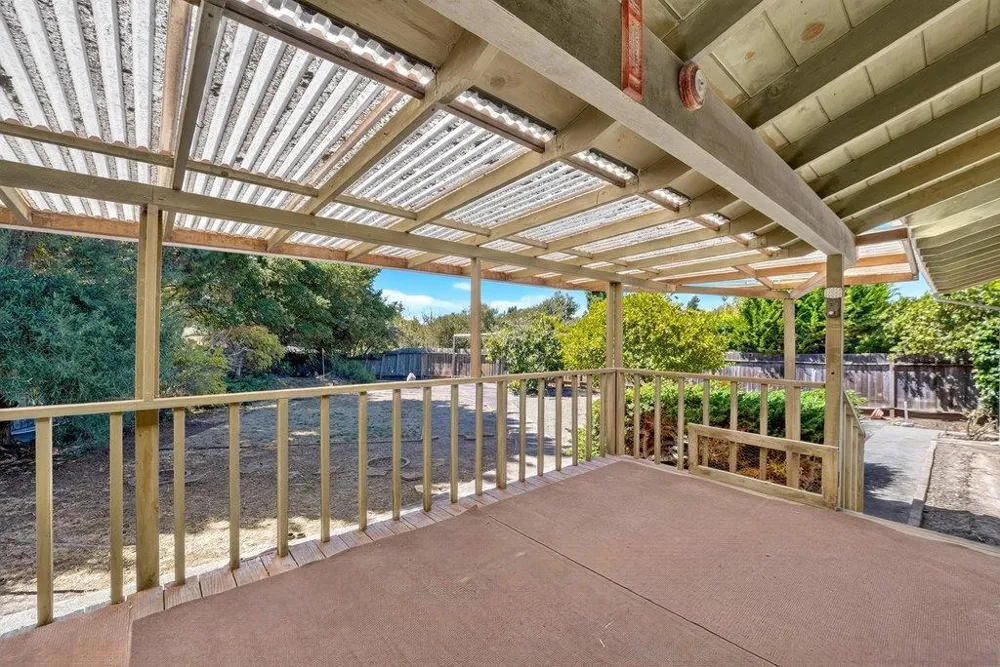 25 Brook Court Watsonville, CA 95076