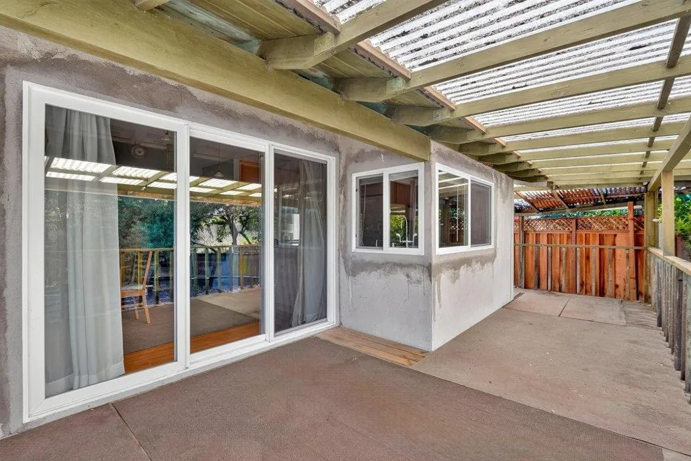 25 Brook Court Watsonville, CA 95076