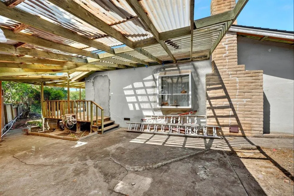 25 Brook Court Watsonville, CA 95076