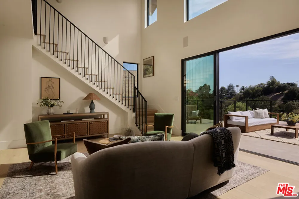 621 Frontenac Avenue Los Angeles, CA 90065