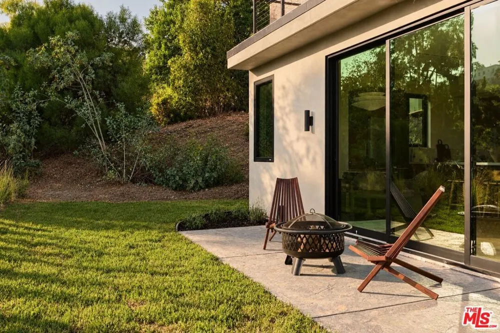 621 Frontenac Avenue Los Angeles, CA 90065