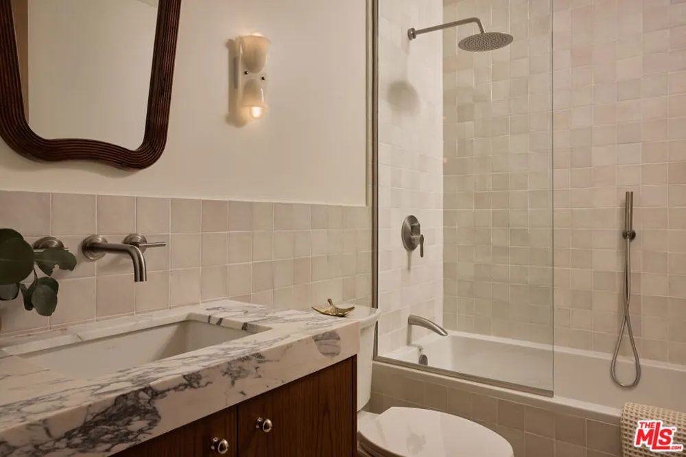621 Frontenac Avenue Los Angeles, CA 90065