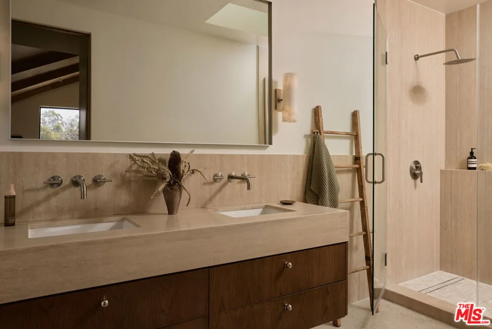 621 Frontenac Avenue Los Angeles, CA 90065
