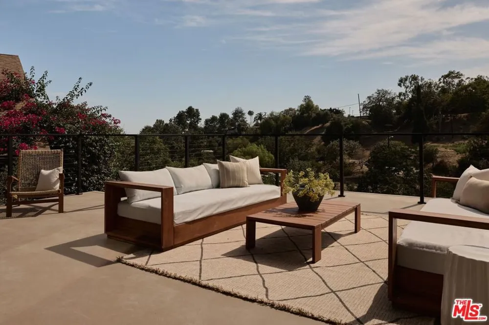 621 Frontenac Avenue Los Angeles, CA 90065