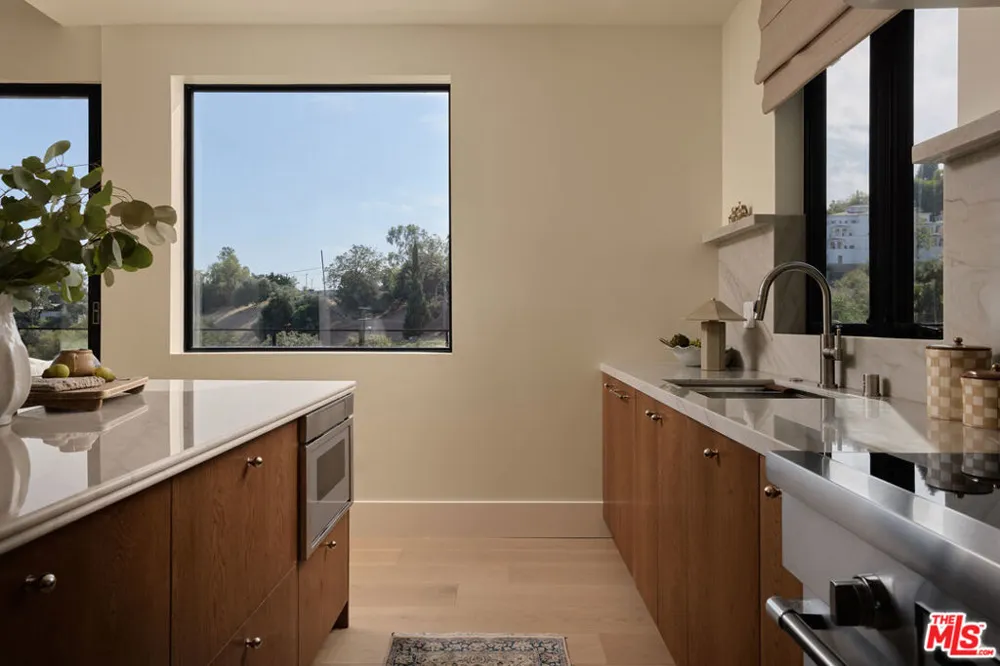 621 Frontenac Avenue Los Angeles, CA 90065