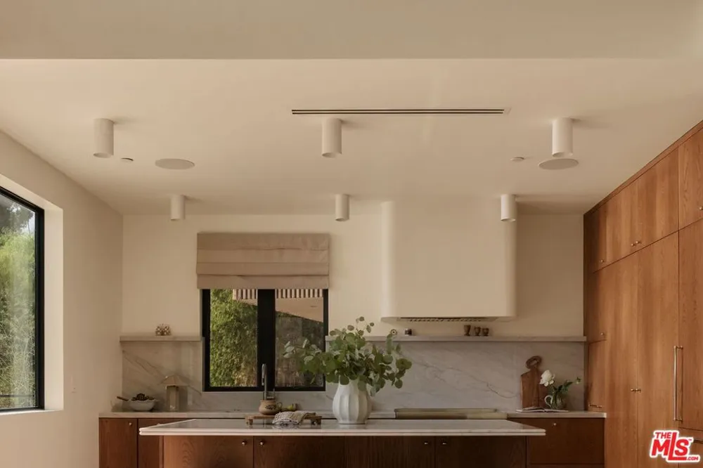 621 Frontenac Avenue Los Angeles, CA 90065