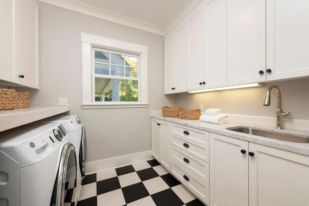 61 MYRTLE STREET Redwood City, CA 94062