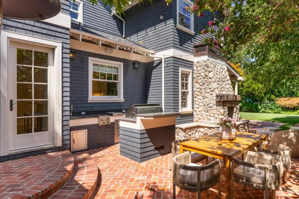 61 MYRTLE STREET Redwood City, CA 94062