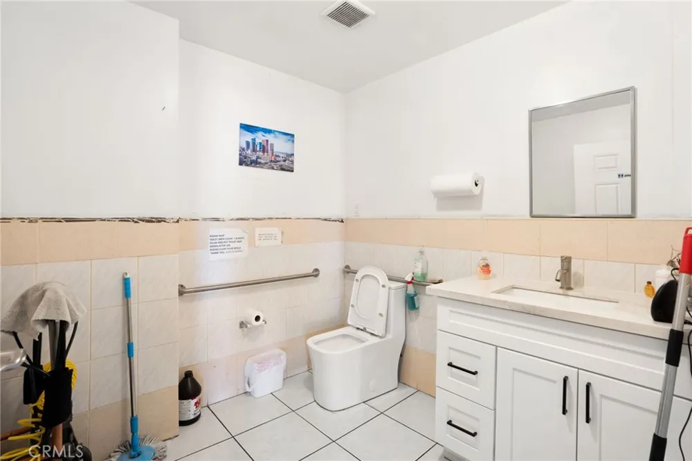129 S 8th La Puente, CA 91746