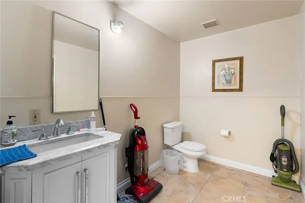 129 S 8th La Puente, CA 91746