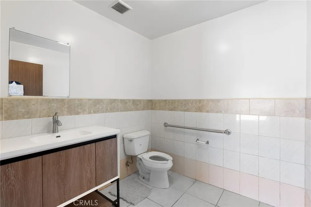 129 S 8th La Puente, CA 91746