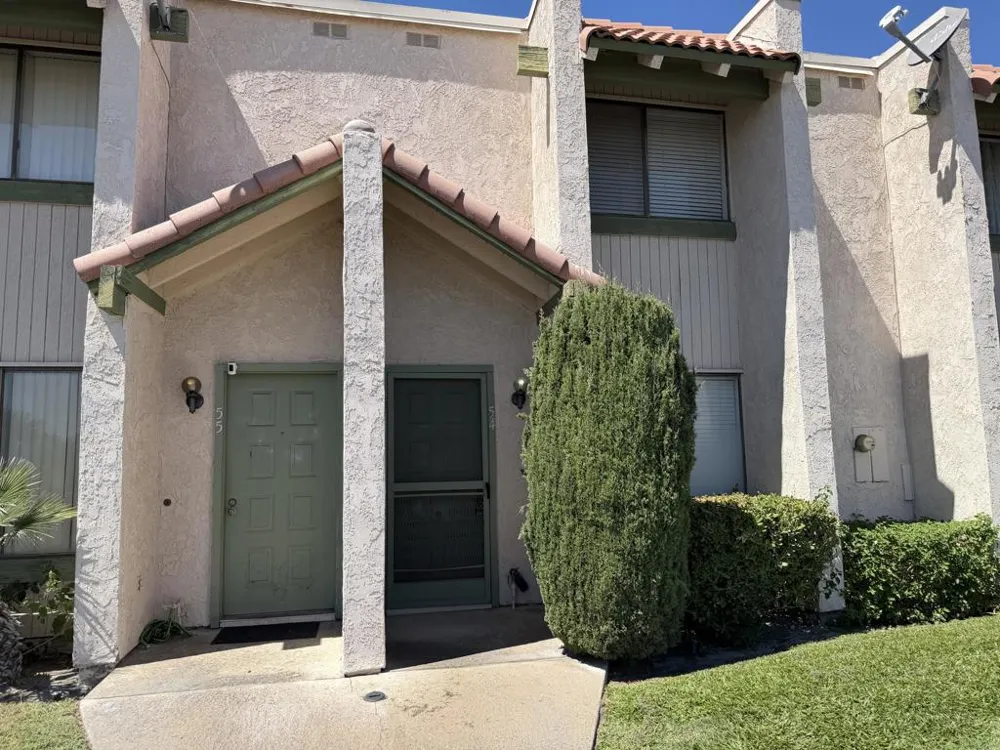 54 Lakeview Circle Cathedral City, CA 92234