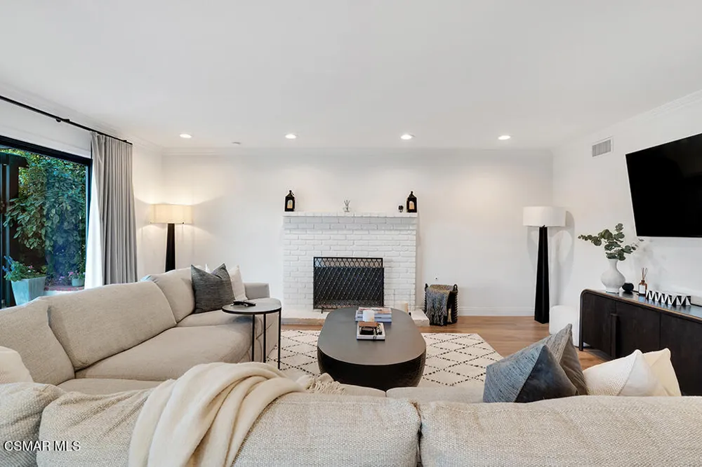 32026 Canterhill Place Westlake Village, CA 91361