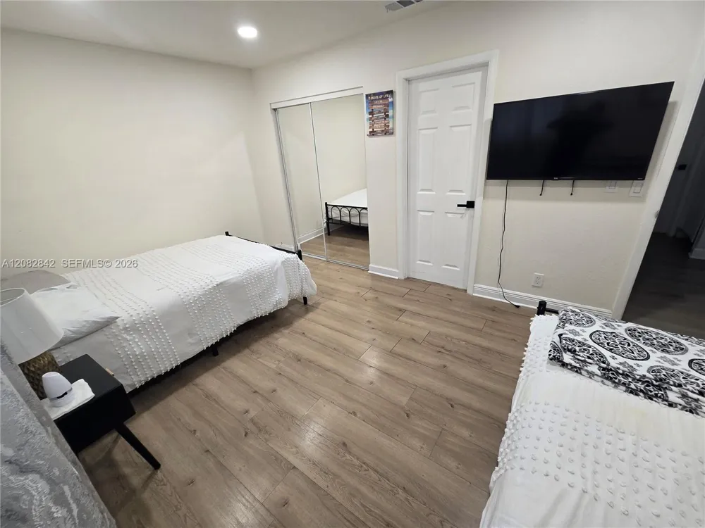 203 NE 2nd Ave #203 Dania Beach, FL 33004