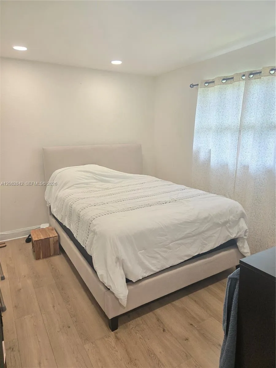 203 NE 2nd Ave #203 Dania Beach, FL 33004