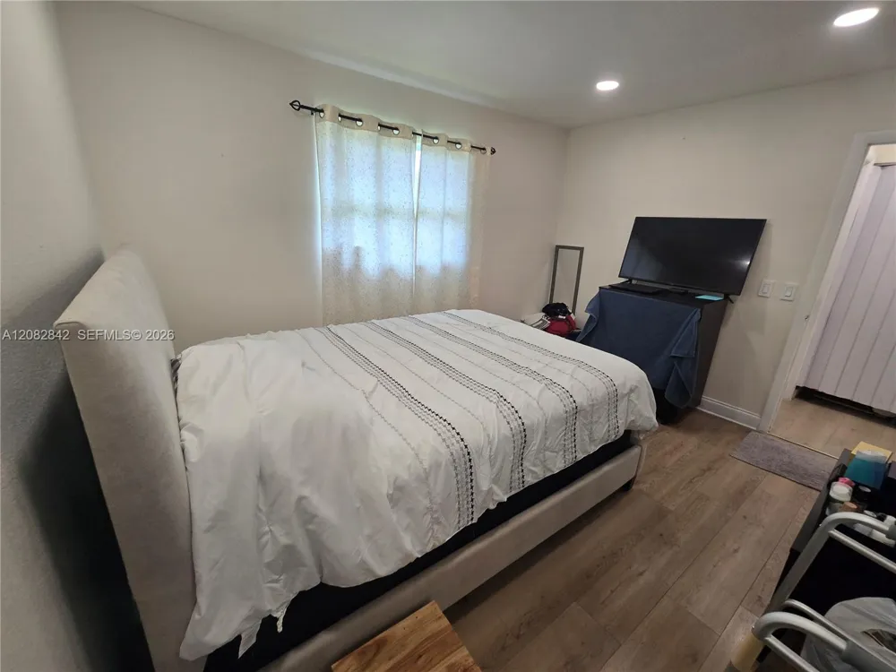 203 NE 2nd Ave #203 Dania Beach, FL 33004
