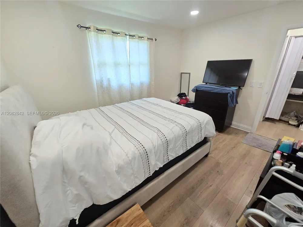 203 NE 2nd Ave #203 Dania Beach, FL 33004