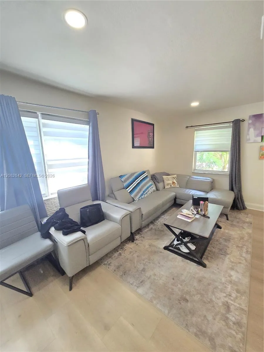 203 NE 2nd Ave #203 Dania Beach, FL 33004