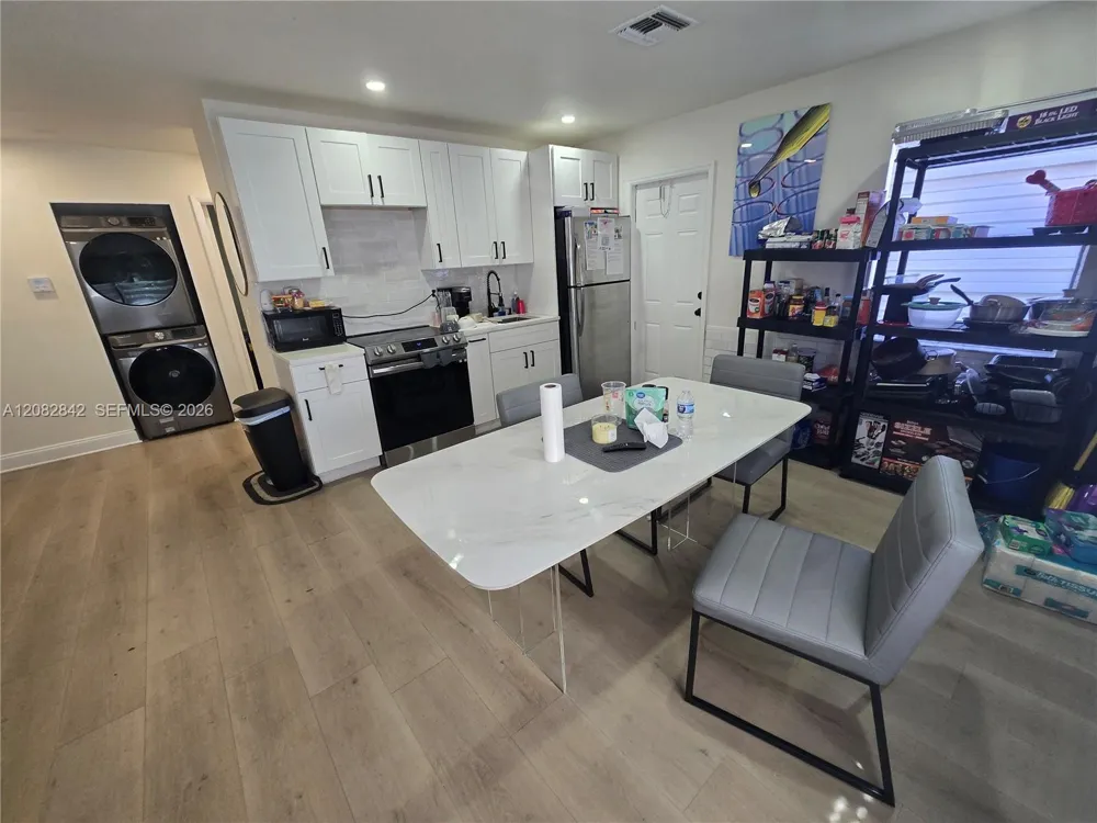 203 NE 2nd Ave #203 Dania Beach, FL 33004