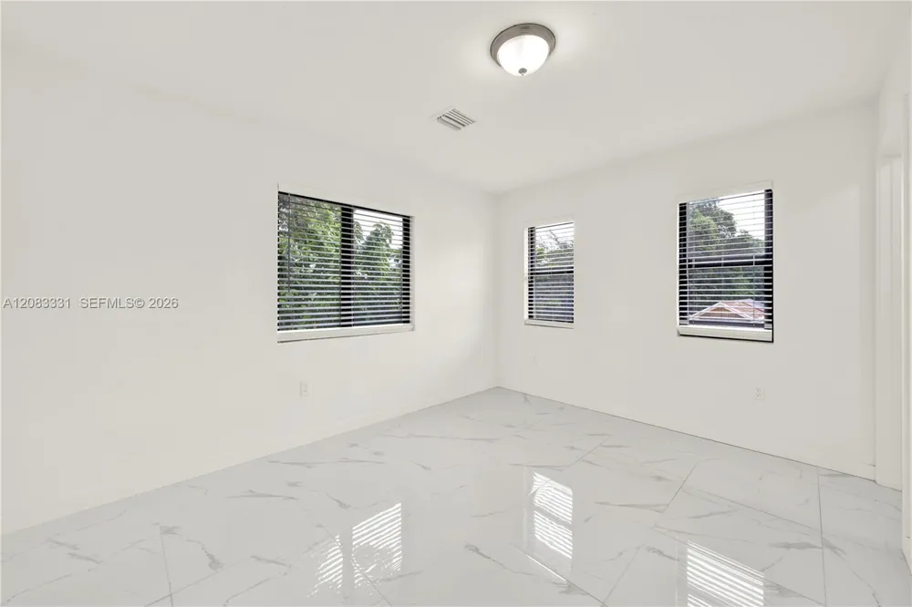 5220 NW 24th Ave #5220 Miami, FL 33142