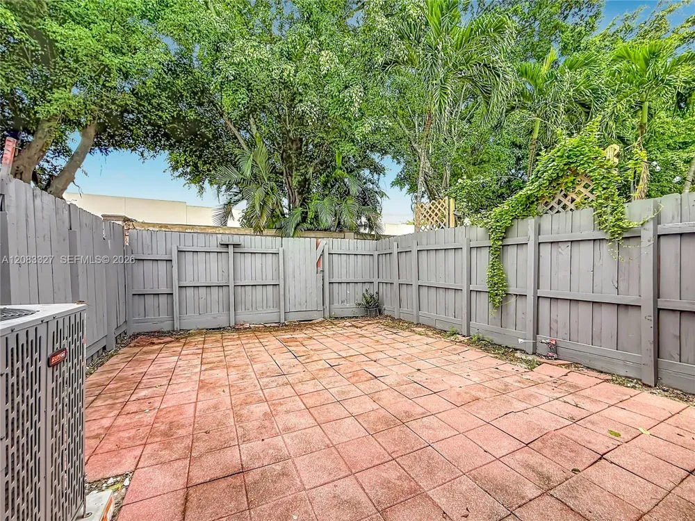 10554 NW 3rd St #0 Pembroke Pines, FL 33026