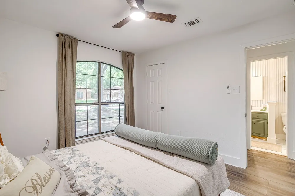6824 Ridgewood Drive North Richland Hills, TX 76182