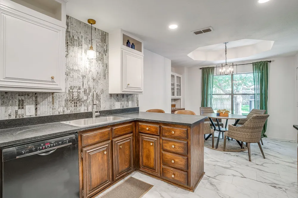 6824 Ridgewood Drive North Richland Hills, TX 76182