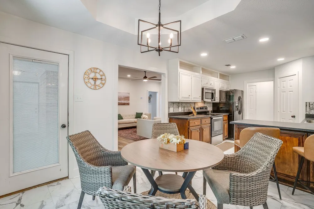 6824 Ridgewood Drive North Richland Hills, TX 76182