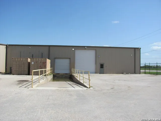 568 Carter Street Hondo, TX 78861