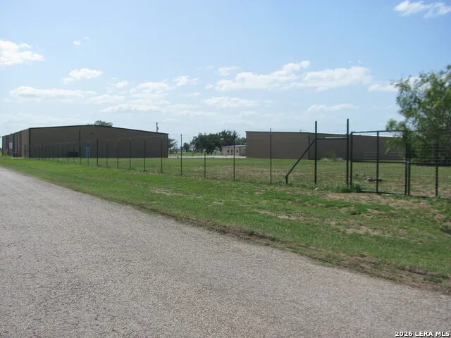 568 Carter Street Hondo, TX 78861