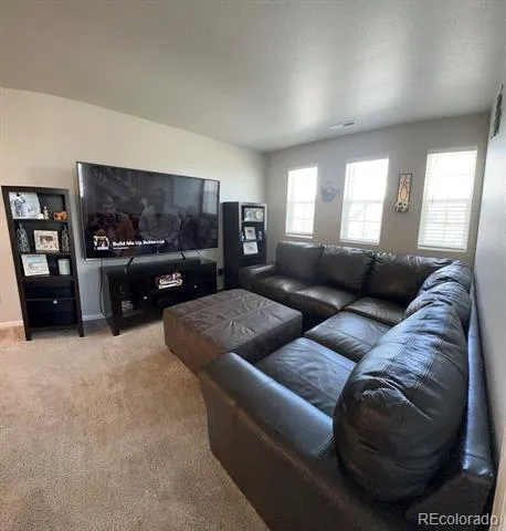 9342 Salida Street Commerce City, CO 80022
