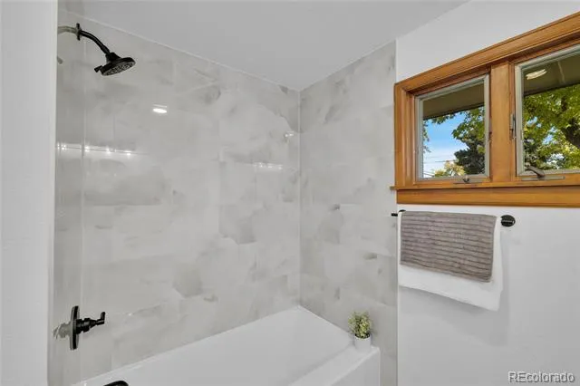 6604 S Lee Court Centennial, CO 80121