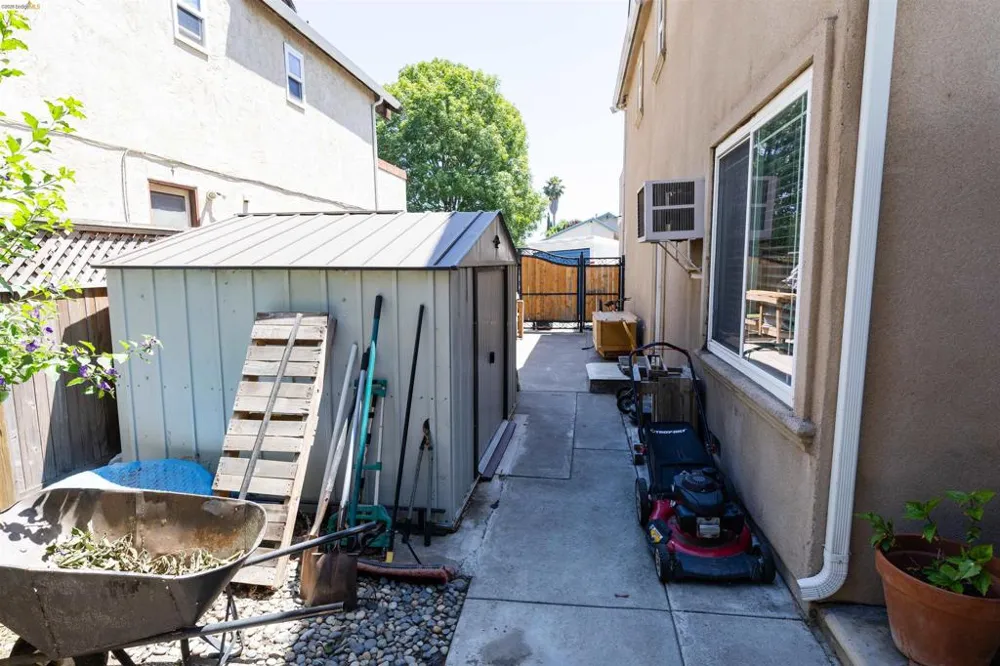 147 Sweetberry Ct. San Jose, CA 95136