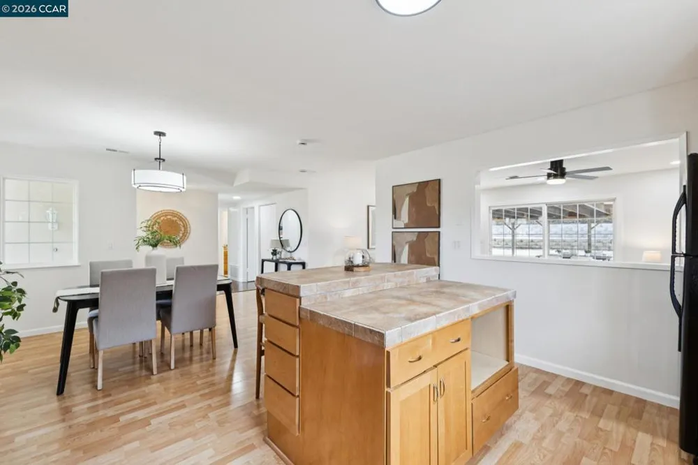3837 Bayview Cir Concord, CA 94520