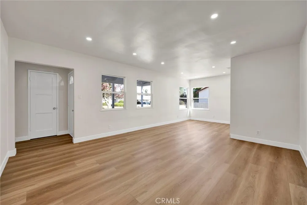 6643 Colbath Avenue Valley Glen, CA 91405