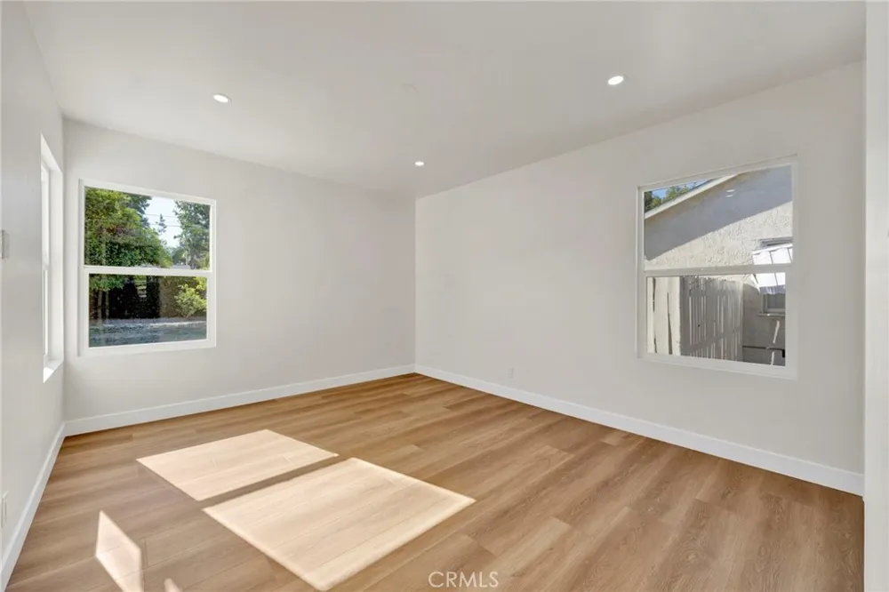 6643 Colbath Avenue Valley Glen, CA 91405