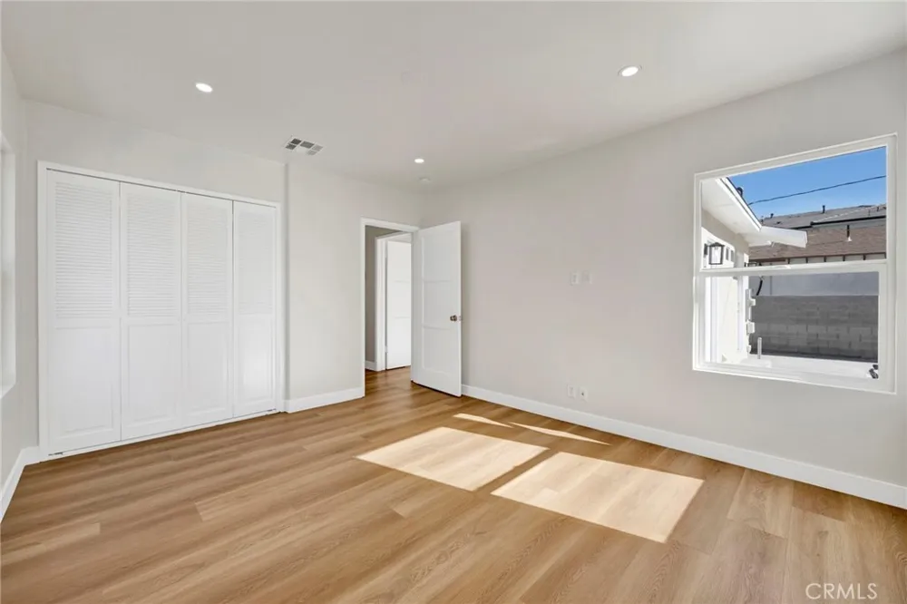 6643 Colbath Avenue Valley Glen, CA 91405