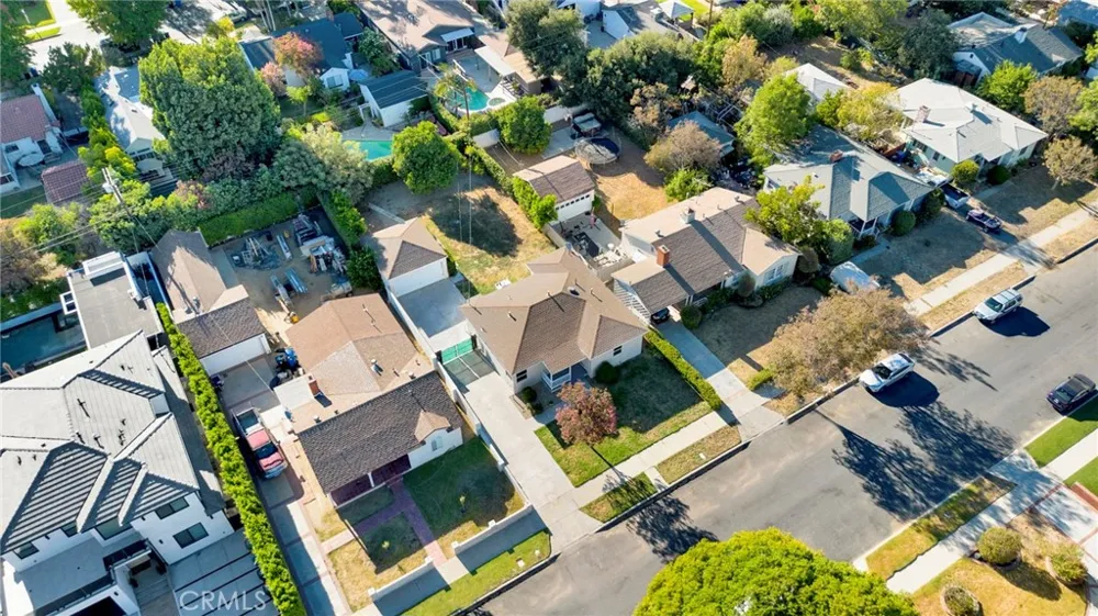 6643 Colbath Avenue Valley Glen, CA 91405