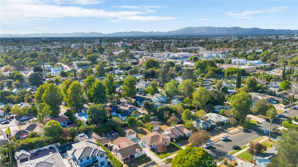 6643 Colbath Avenue Valley Glen, CA 91405