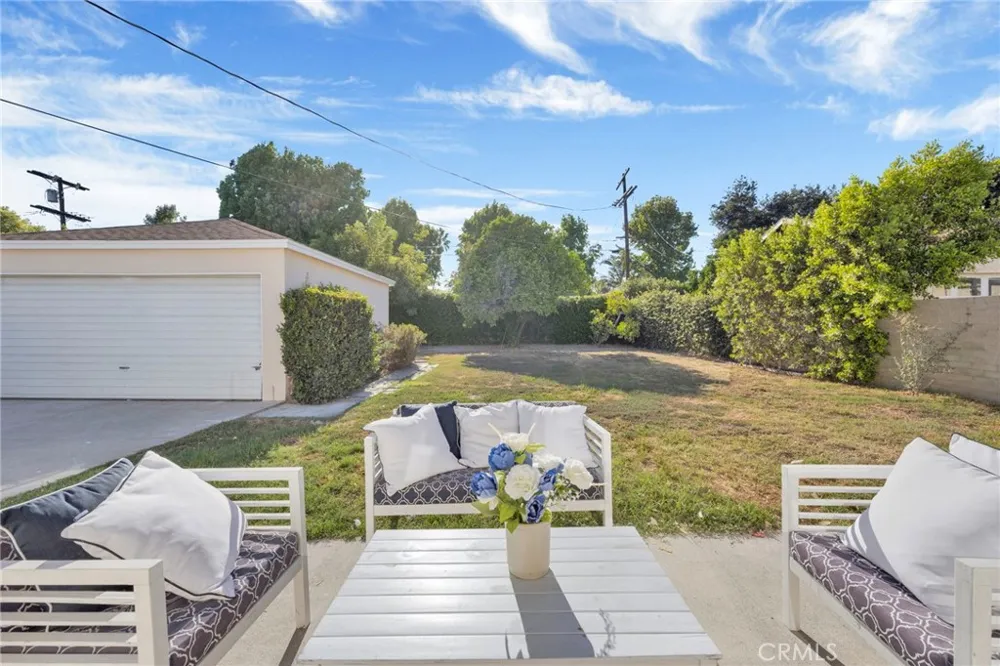 6643 Colbath Avenue Valley Glen, CA 91405
