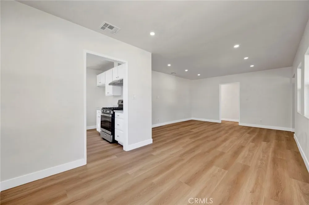 6643 Colbath Avenue Valley Glen, CA 91405