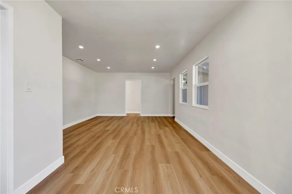 6643 Colbath Avenue Valley Glen, CA 91405