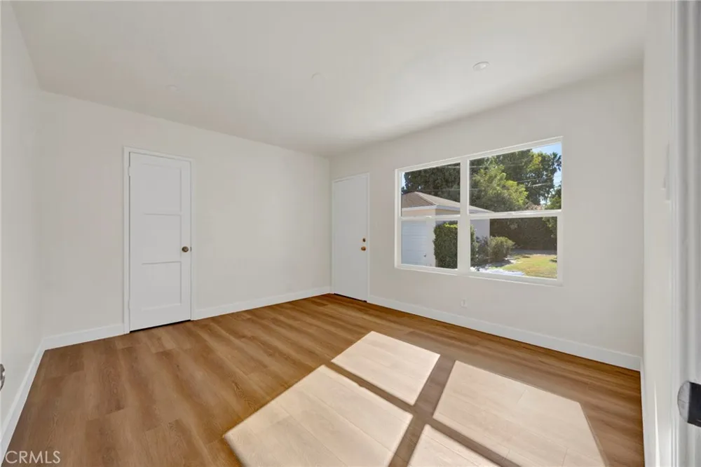 6643 Colbath Avenue Valley Glen, CA 91405