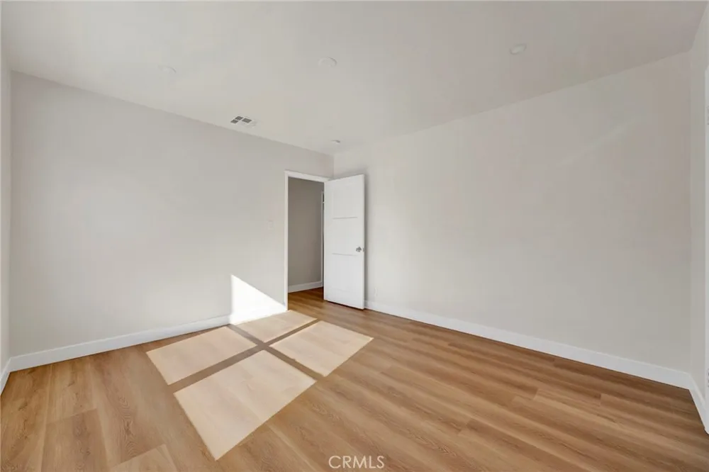6643 Colbath Avenue Valley Glen, CA 91405