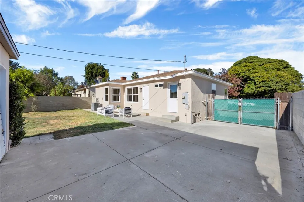6643 Colbath Avenue Valley Glen, CA 91405