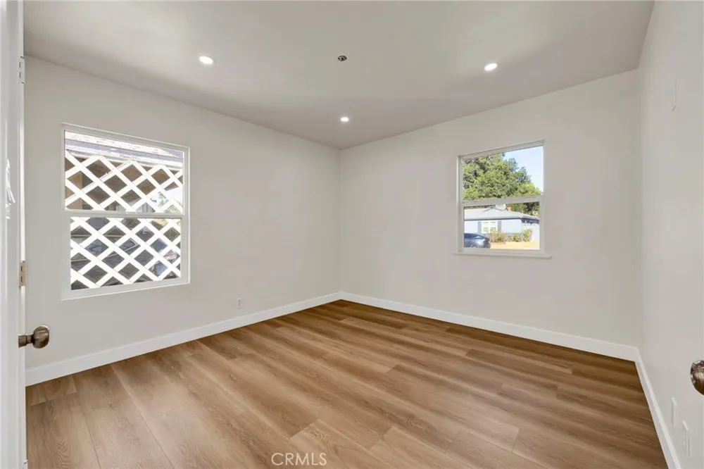 6643 Colbath Avenue Valley Glen, CA 91405
