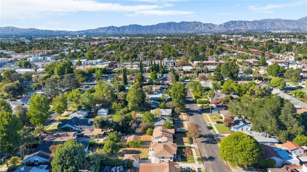 6643 Colbath Avenue Valley Glen, CA 91405